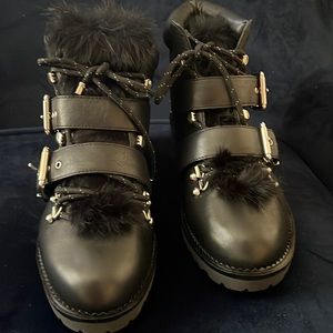 Gianni Bini “Chilled Out” Black Leather & Fur Ankle Boots - Size 7.5